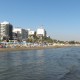 Larnaca zsúfolt tengerpartja