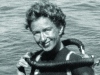 Dottie Frazier az első nő volt, aki búvároktatói minősítést szerzett.